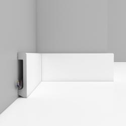 Плинтус Decomaster Белый 2400×80×17