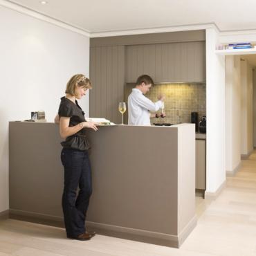 Потолочный плинтус под покраску Orac Decor Axxent 2000×71×69
